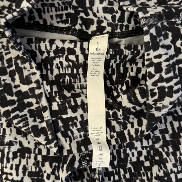Lululemon Align high rise leggings- size 6 - Picture 3 of 4